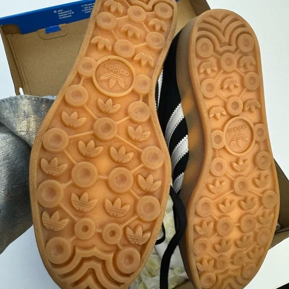 Adidas Black and White Sneakers Classic Design Gazelle - Picture 5 of 7